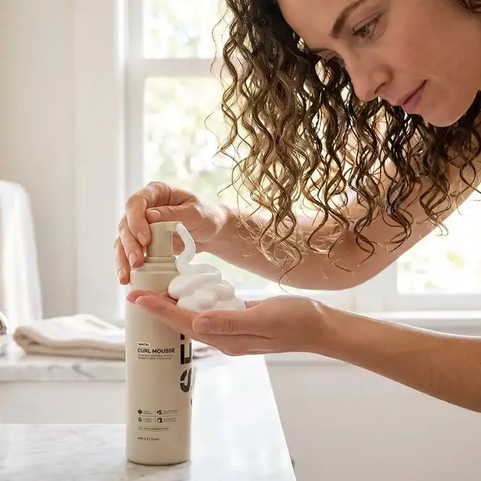 Mousse coiffante pour cheveux bouclés BASED Fluffy