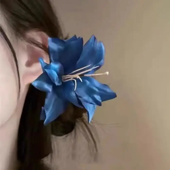 Barrette à cheveux en forme de fleur de lys douce et tendance