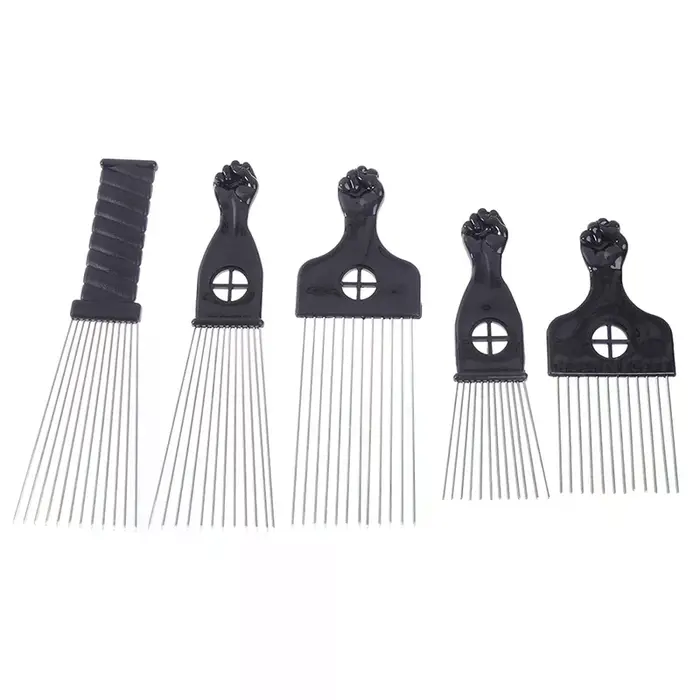 Peigne en métal Afro à poing noir