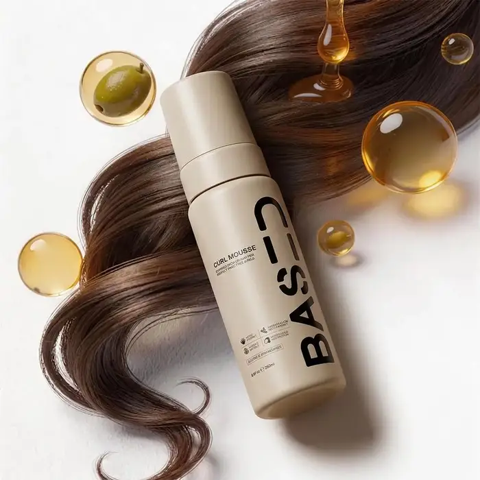 Mousse coiffante pour cheveux bouclés BASED Fluffy