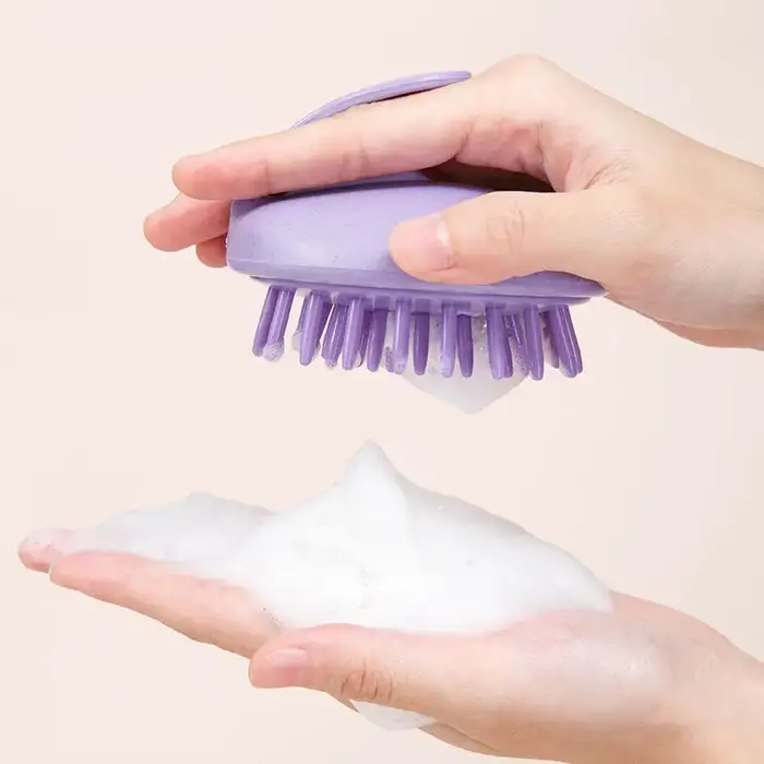 Brosse de massage du cuir chevelu en silicone souple