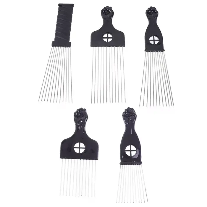 Peigne en métal Afro à poing noir