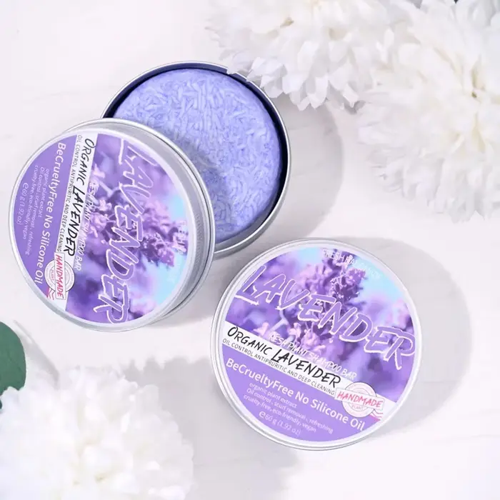 Le shampooing à la lavande est rafraîchissant