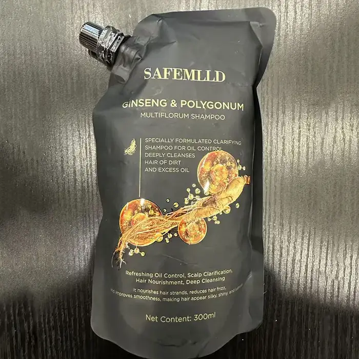 Shampoo au ginseng et au polygonum multiflorum