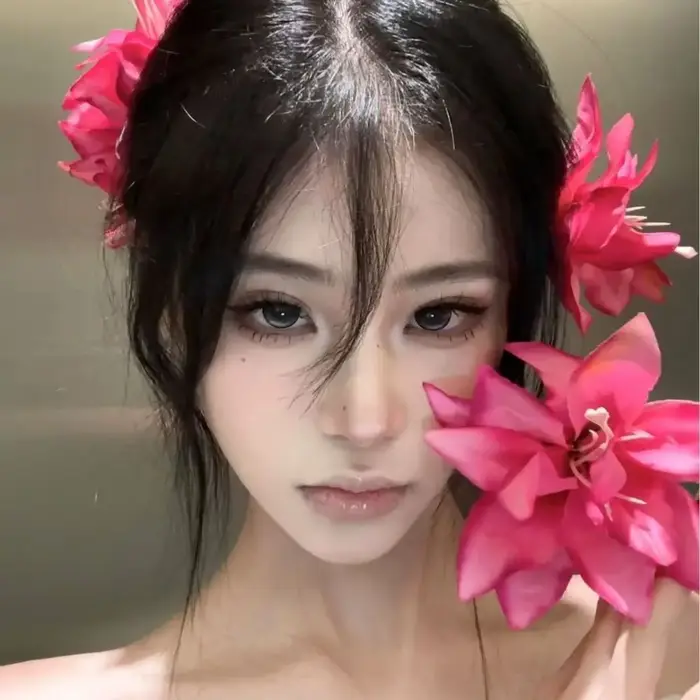 Barrette à cheveux en forme de fleur de lys douce et tendance