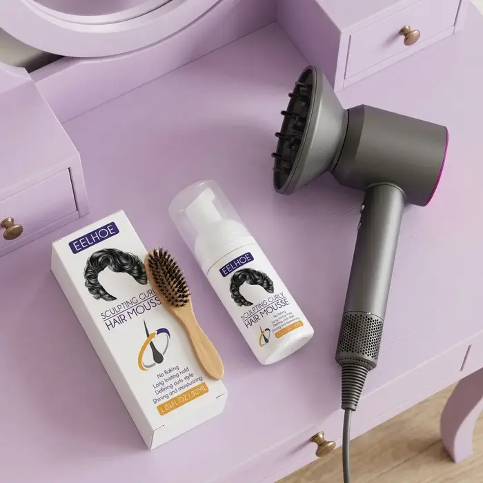 Mousse coiffante pour cheveux bouclés