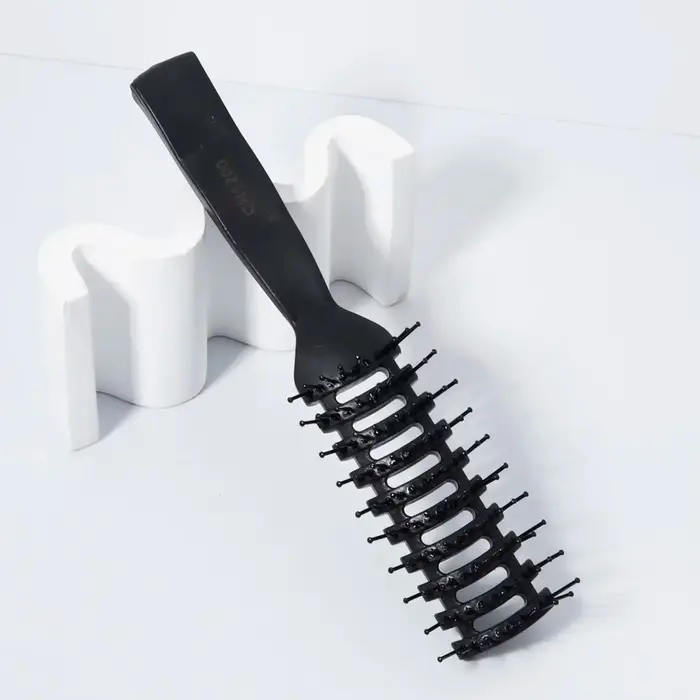 Peigne professionnel à picots pour coiffage et massage